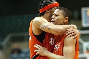 篮球运动员比赛心理压力管理及竞技状态提升策略，篮球运动员的心理选材