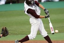 国足场上指挥系统与球员执行力分析，足球教练现场指挥