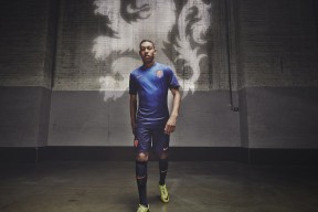 皮特·斯图斯：多次关键抢断让南非防线保持压倒性优势，皮特温特斯坦